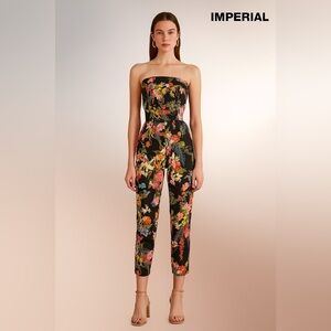 IMPERIAL Elegant Strapless Jumpsuit with Vibrant Floral Tropical Pattern